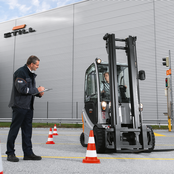Forklift safety and driver training courses – delivering safer, accredited MHE drivers