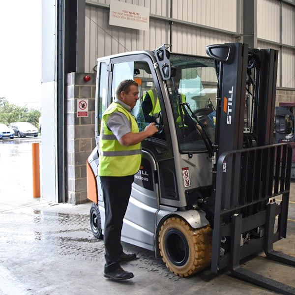 Warehouse efficiency benefits of effective driver training